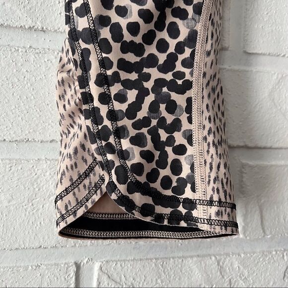 Lululemon Top Speed Crop Running Tights Cream Black Animal Print 4 - Picture 11 of 15